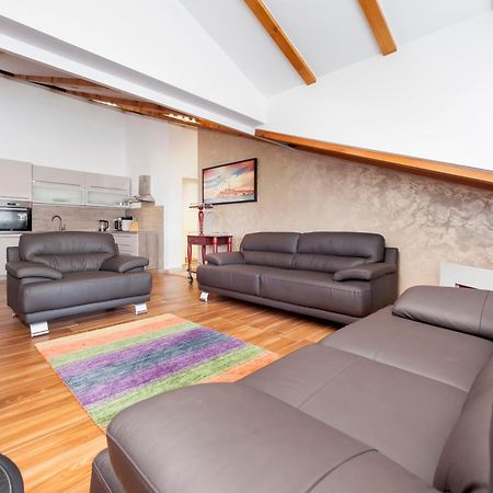 Apartment The Loft โรวีน ภายนอก รูปภาพ