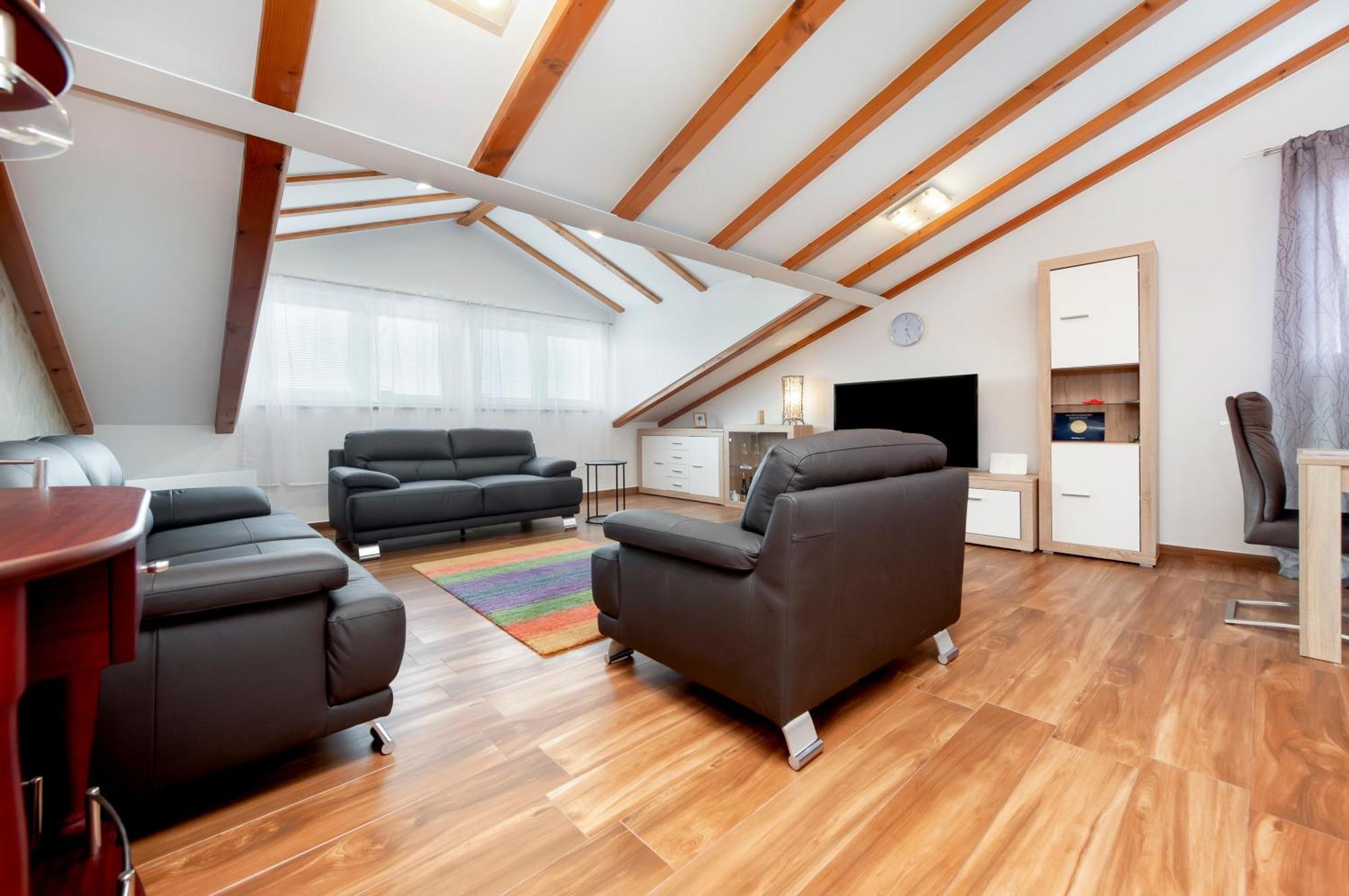 Apartment The Loft โรวีน ภายนอก รูปภาพ