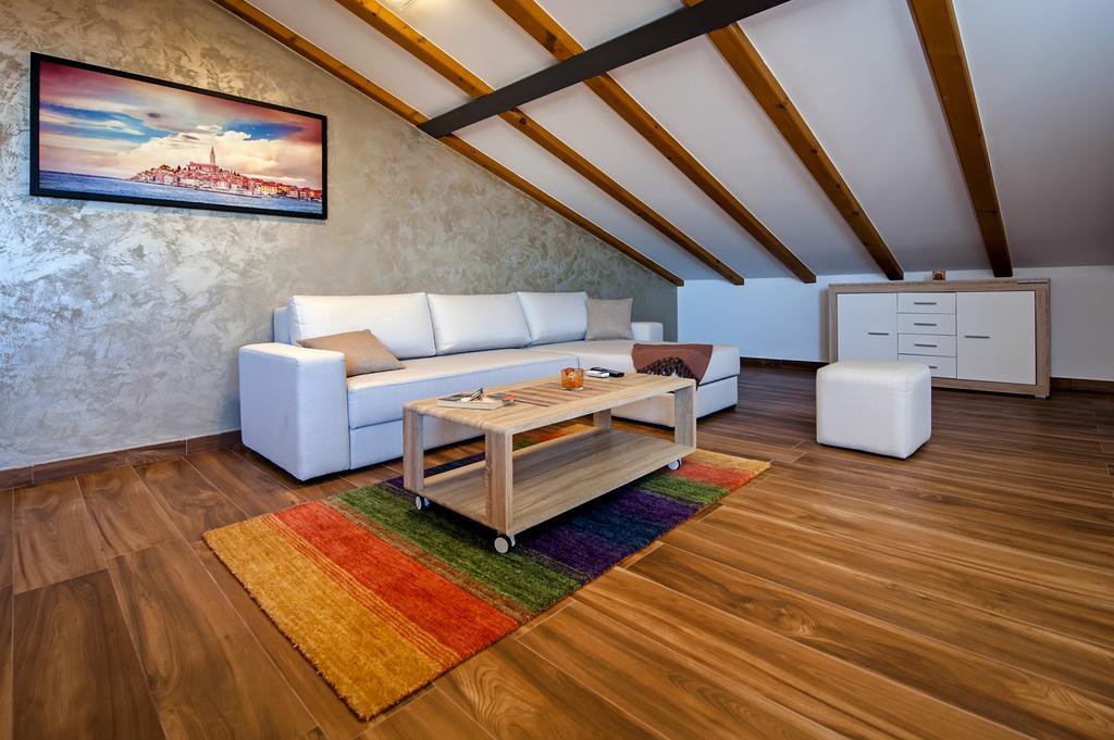 Apartment The Loft โรวีน ภายนอก รูปภาพ