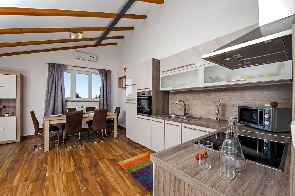 Apartment The Loft โรวีน ภายนอก รูปภาพ