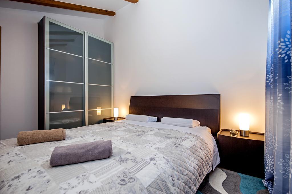 Apartment The Loft โรวีน ภายนอก รูปภาพ