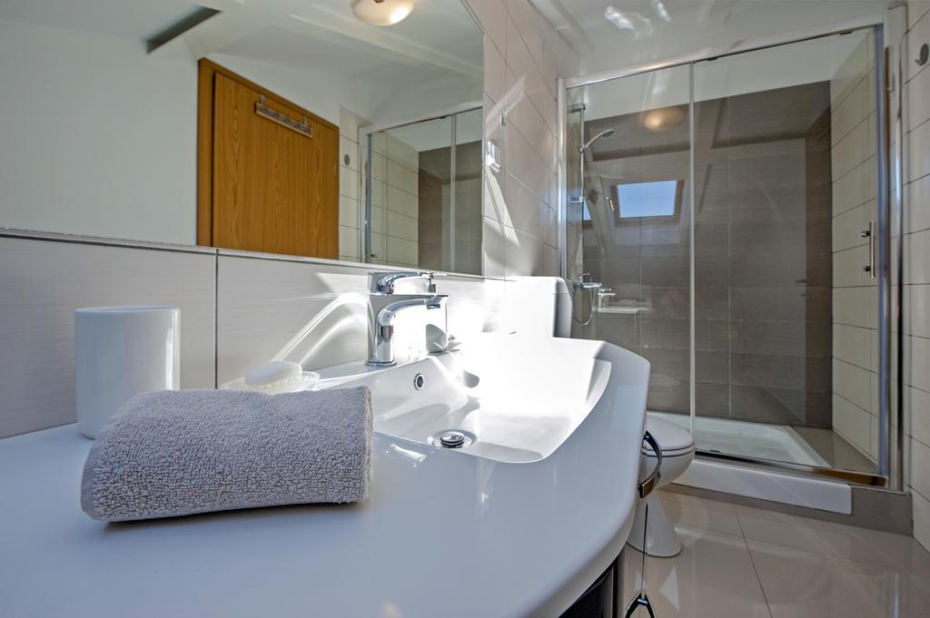 Apartment The Loft โรวีน ภายนอก รูปภาพ