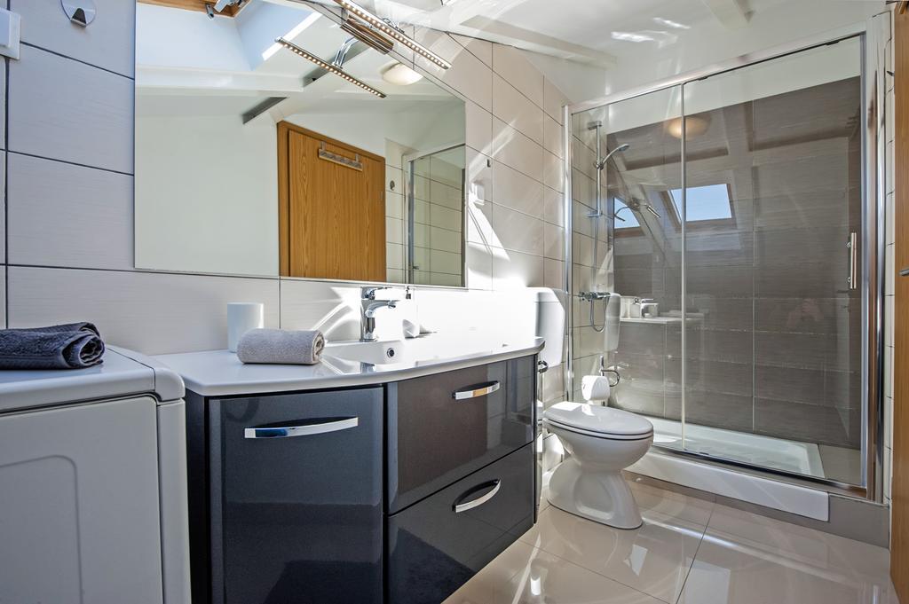 Apartment The Loft โรวีน ภายนอก รูปภาพ